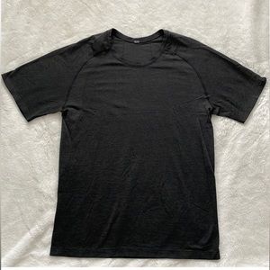Lululemon Metal Vent Tech Short sleeve shirt Large